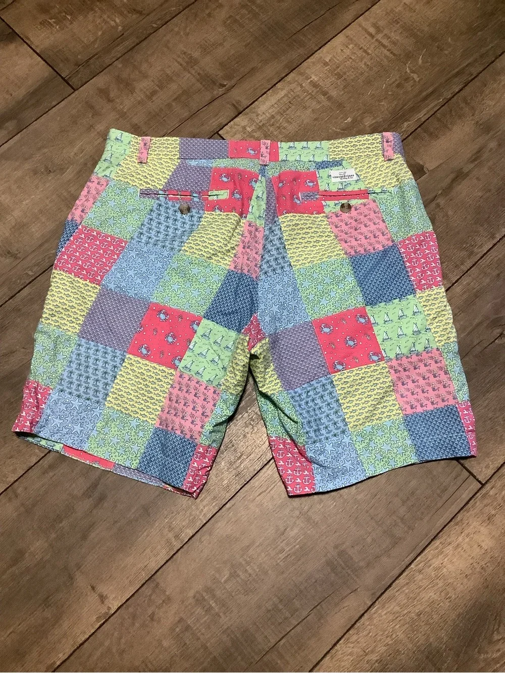 Vineyard Vines comfortable men